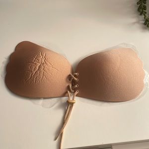 Sticky bra cups